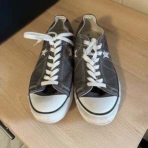 Women’s converse one star sneaker.
